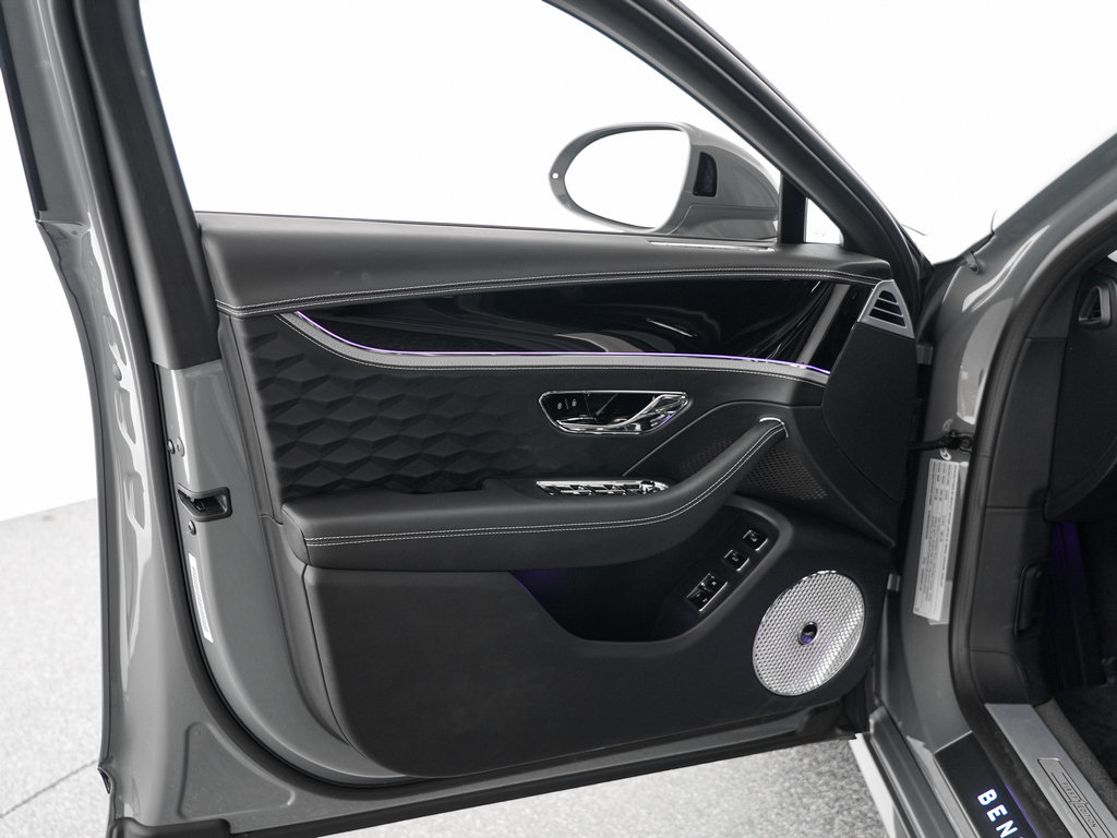 Certified 2025 Bentley Flying Spur Plug-In Hybrid AWD/4WD image 16