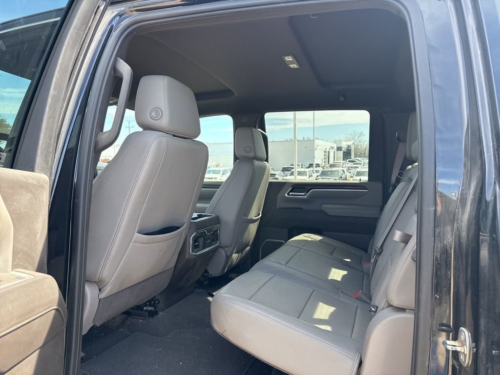 Used 2024 GMC Sierra 2500 SLT w/ SLT Premium Package image 11