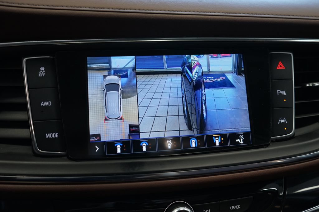Used 2021 Buick Enclave Avenir w/ Avenir Technology Package AWD/4WD image 39