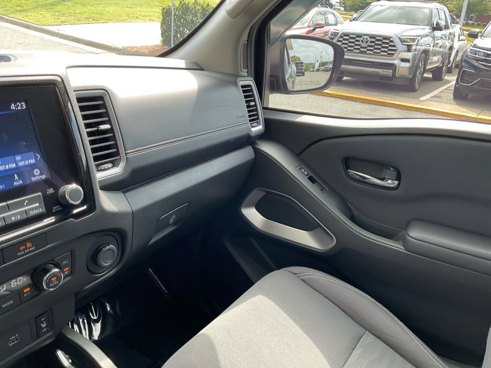 Used 2023 Nissan Frontier SV w/ SV Convenience Package AWD/4WD image 23