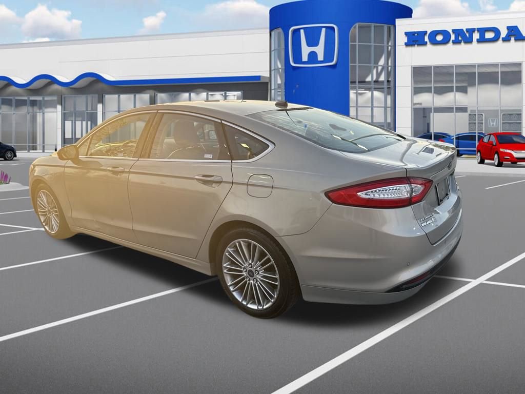 Used 2015 Ford Fusion SE w/ Equipment Group 202A image 5