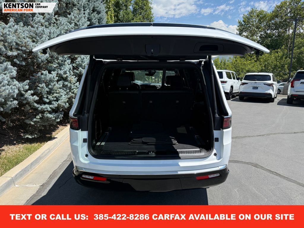 Used 2025 Jeep Wagoneer L Series III image 38