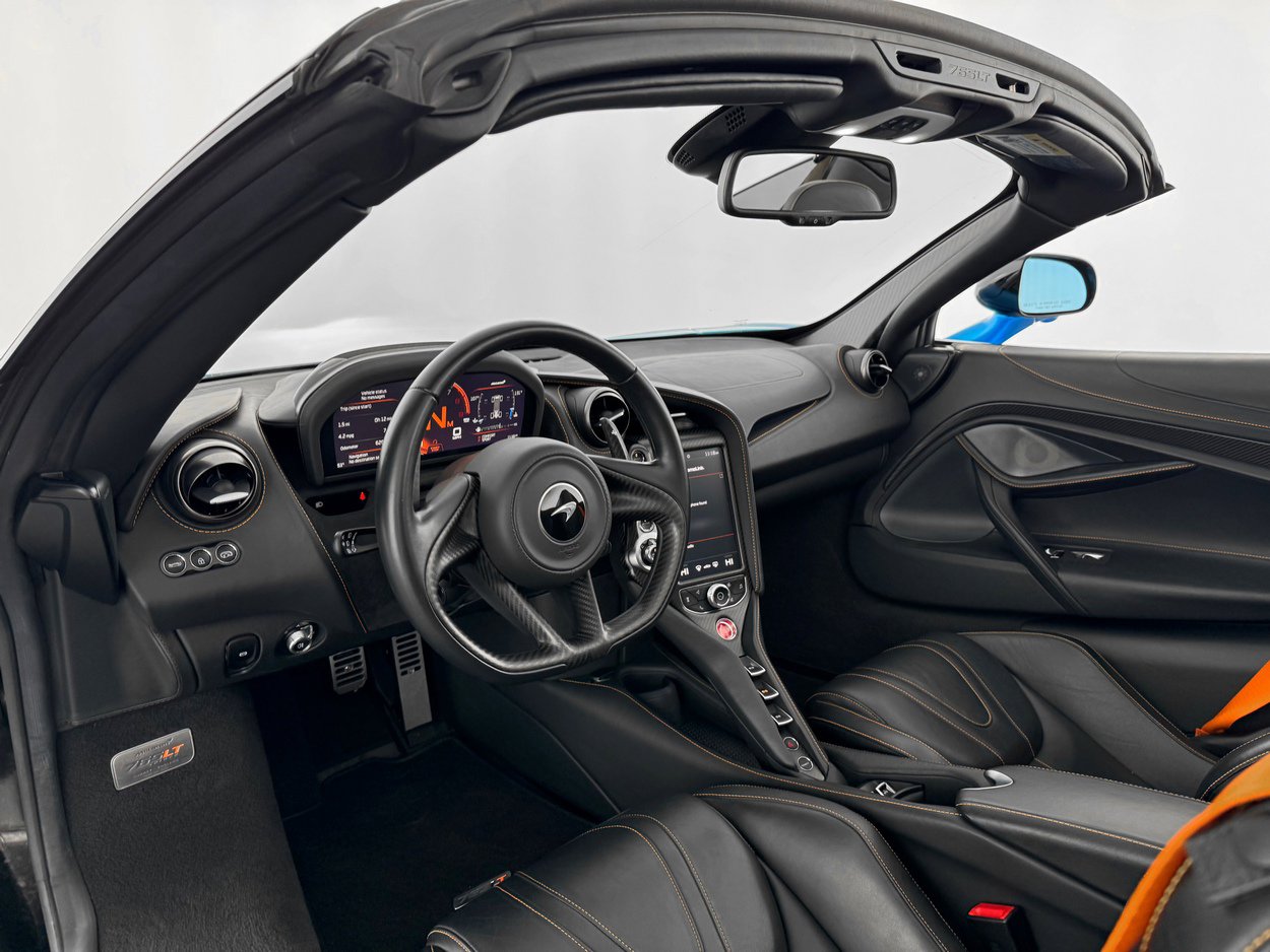 Used 2022 McLaren 765LT image 17