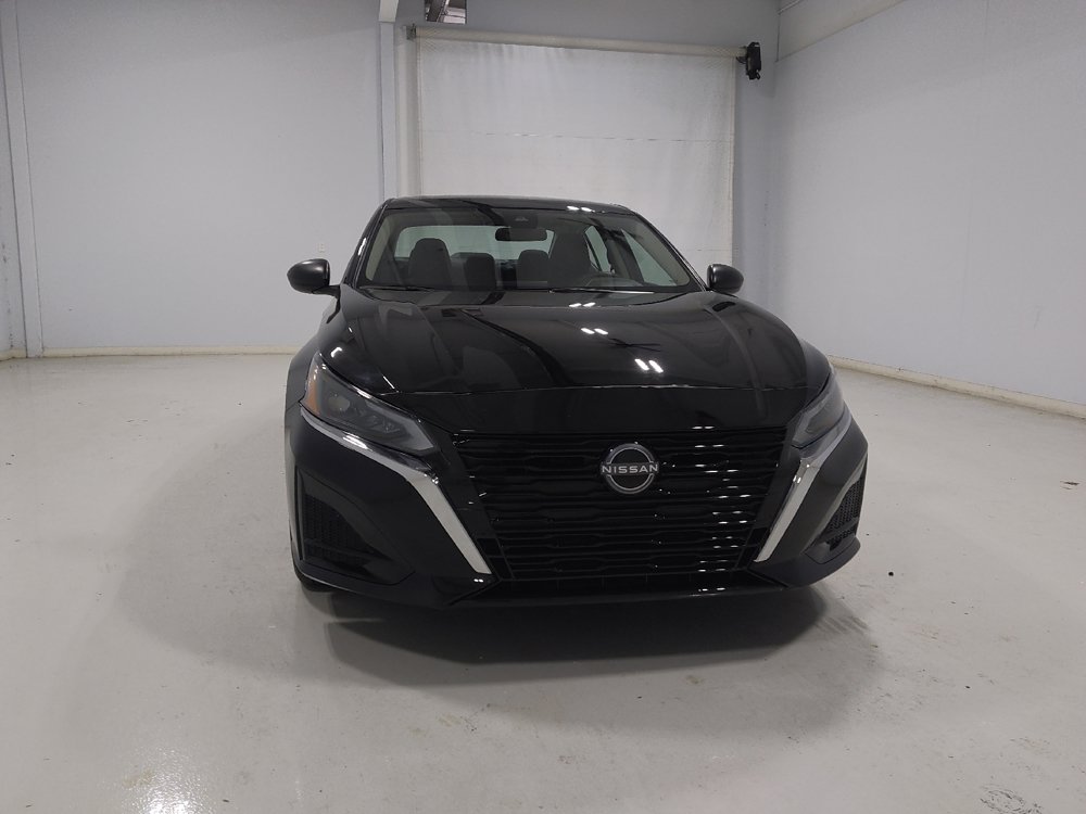 Used 2025 Nissan Altima 2.5 SV AWD/4WD image 14