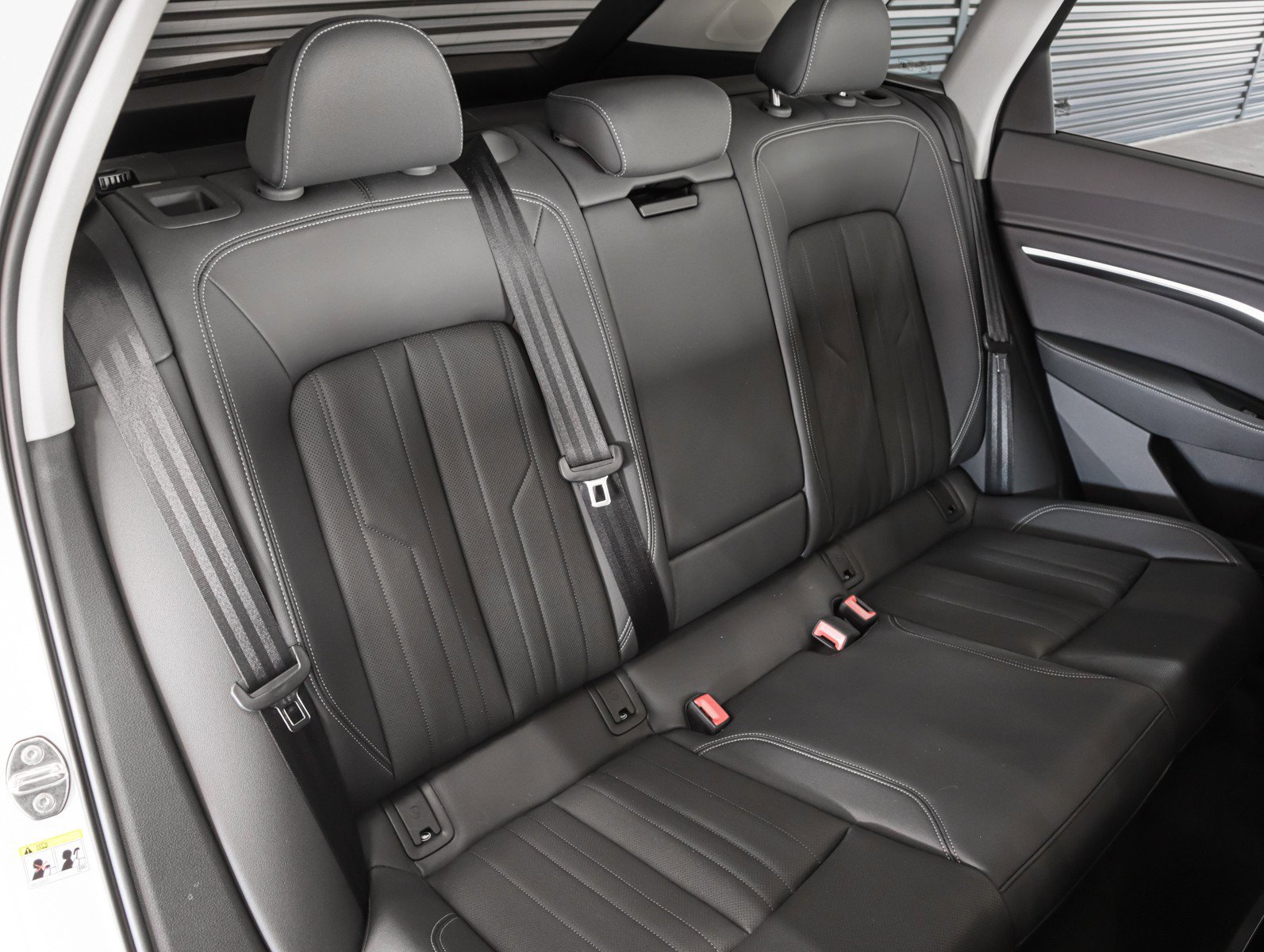 Used 2024 Audi Q8 e-tron Premium Plus w/ Premium Plus Package image 10
