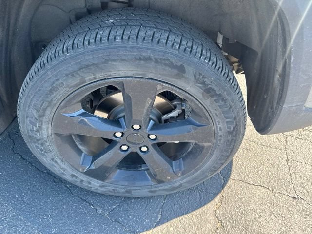 Used 2023 Jeep Grand Cherokee Altitude AWD/4WD image 6