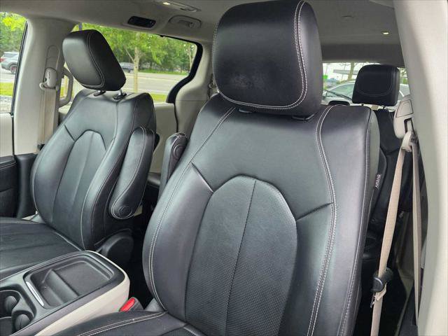 Used 2020 Chrysler Voyager Lxi FWD image 20
