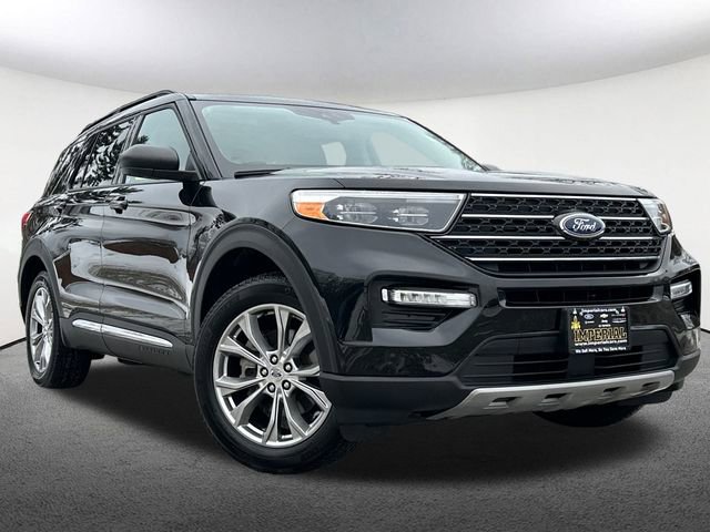 Used 2023 Ford Explorer XLT w/ Equipment Group 202A image 2