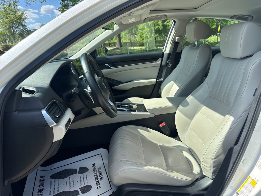 Used 2018 Honda Accord Touring image 12