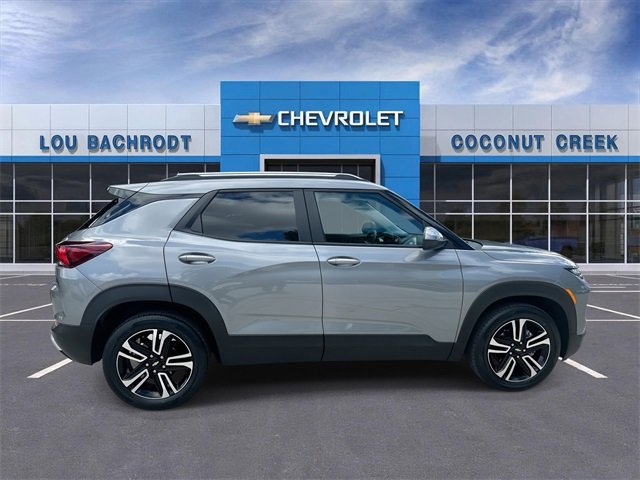 Used 2024 Chevrolet TrailBlazer LT w/ Driver Confidence Package image 9