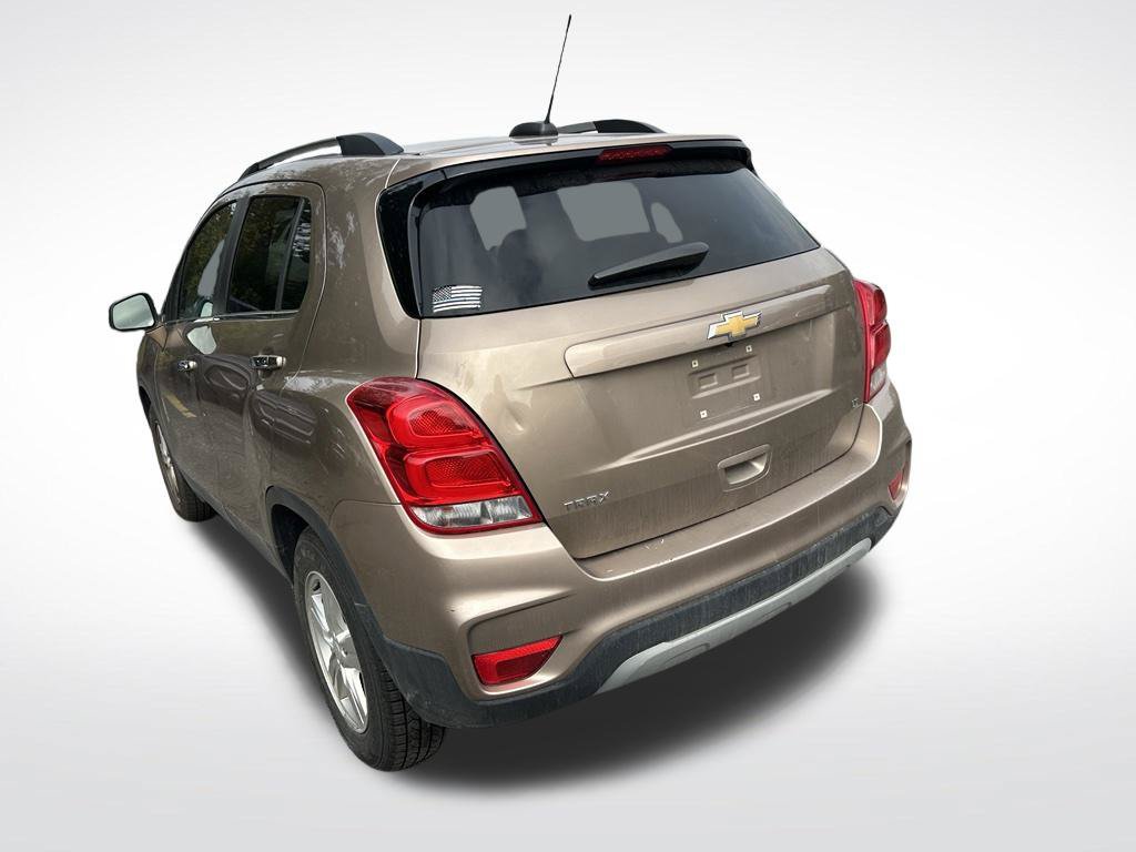 Used 2018 Chevrolet Trax LT w/ LT Convenience Package FWD image 3