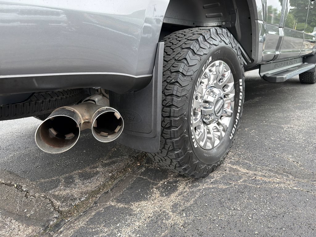 Used 2022 Ford F250 XLT w/ XLT Premium Package AWD/4WD image 6