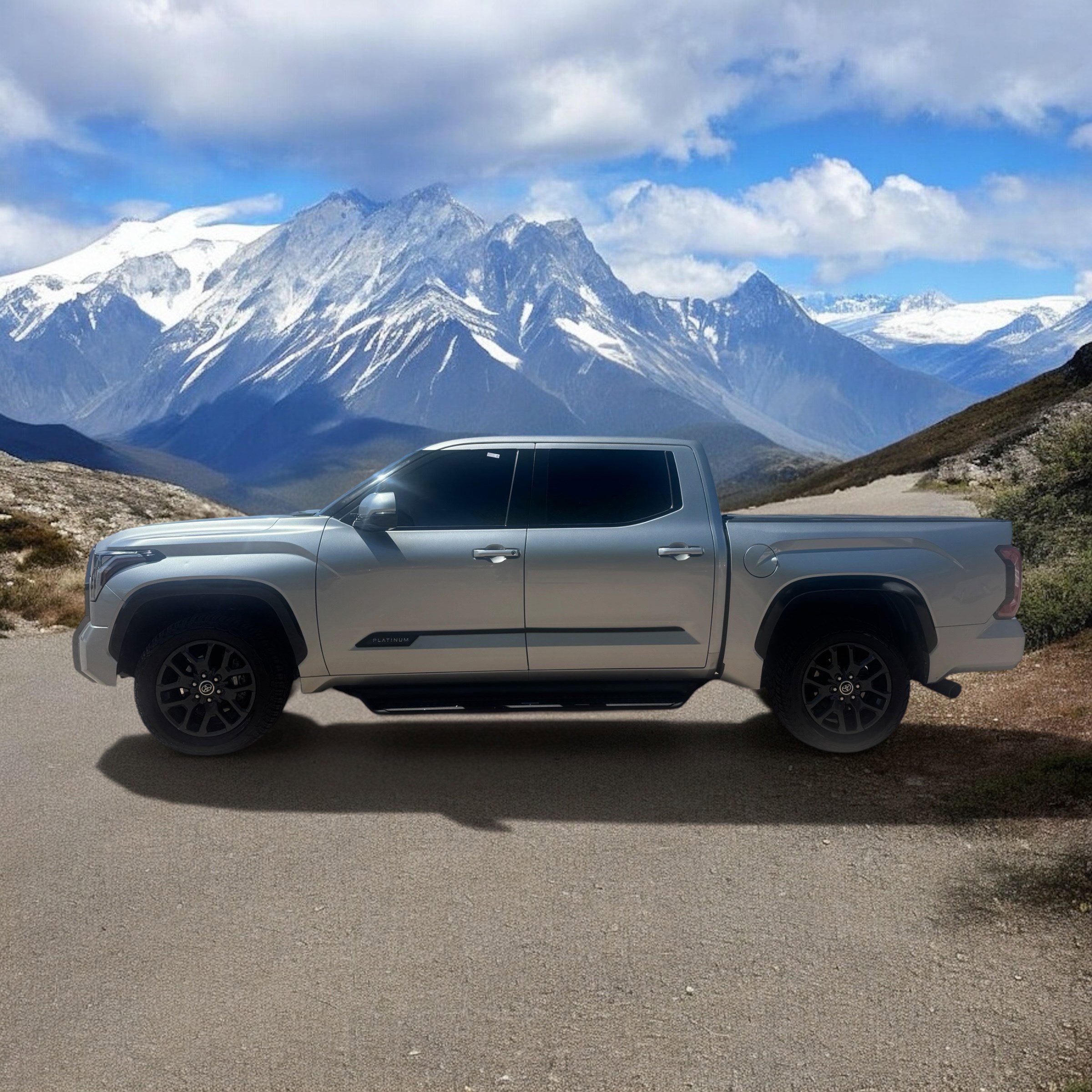 Used 2023 Toyota Tundra Platinum AWD/4WD image 2