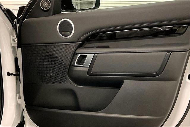 Certified 2025 Land Rover Discovery S image 27