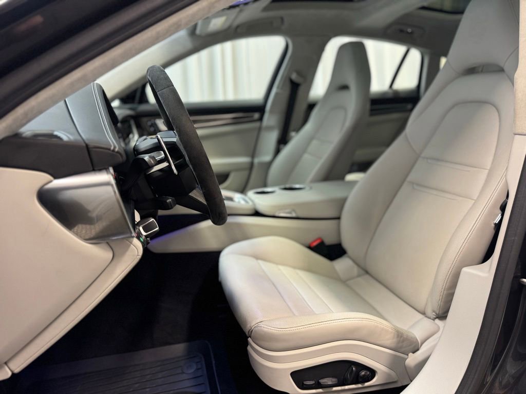Certified 2023 Porsche Panamera 4 Platinum Edition AWD/4WD image 5