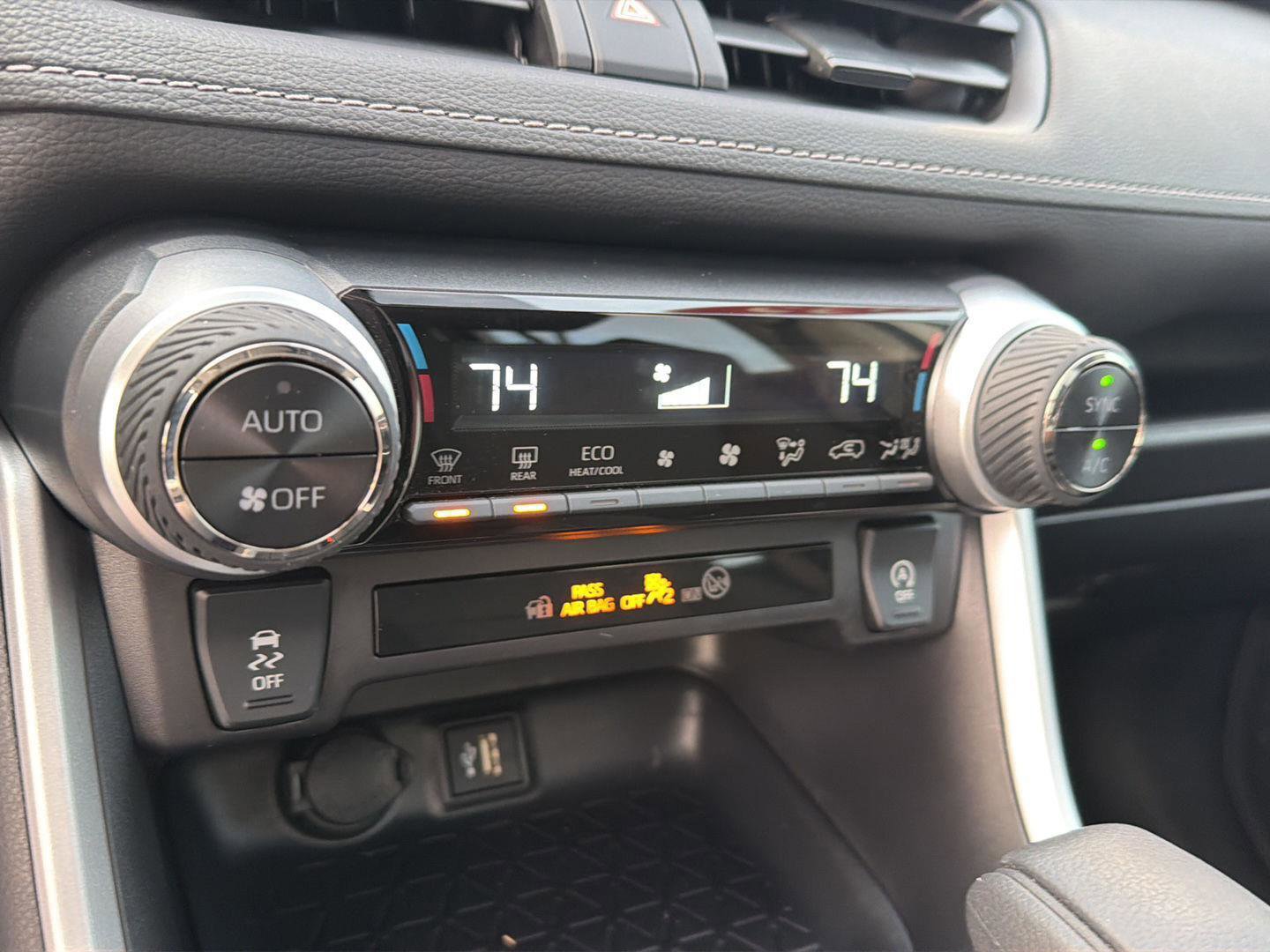 Certified 2025 Toyota RAV4 XLE w/ Convenience Package FWD image 26