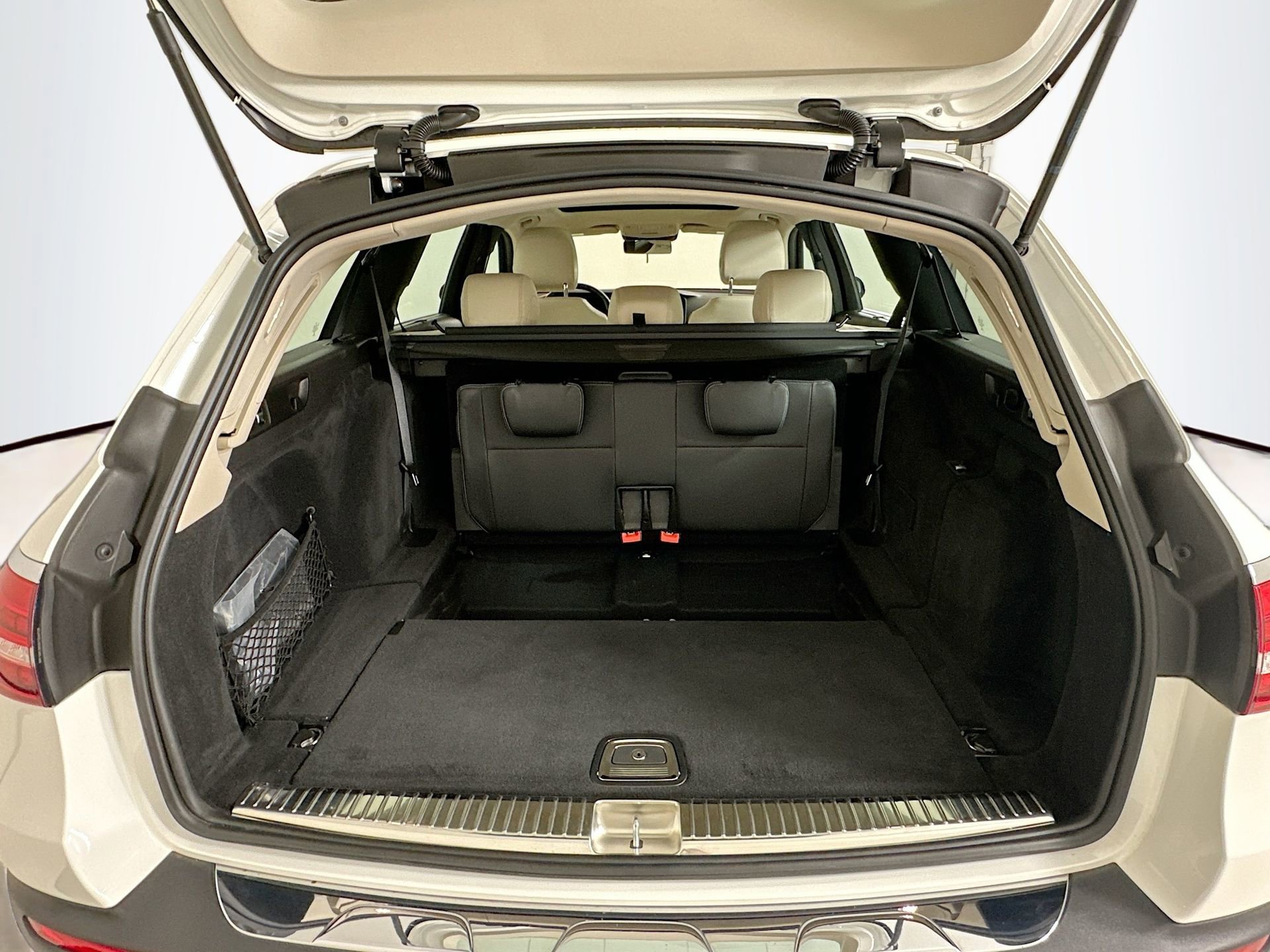 Certified 2022 Mercedes-Benz E 450 4MATIC All-Terrain Wagon image 31