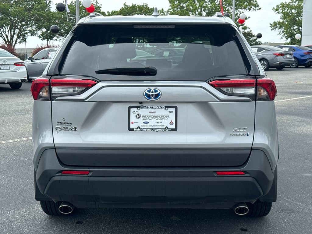 Used 2024 Toyota RAV4 XLE AWD/4WD image 4