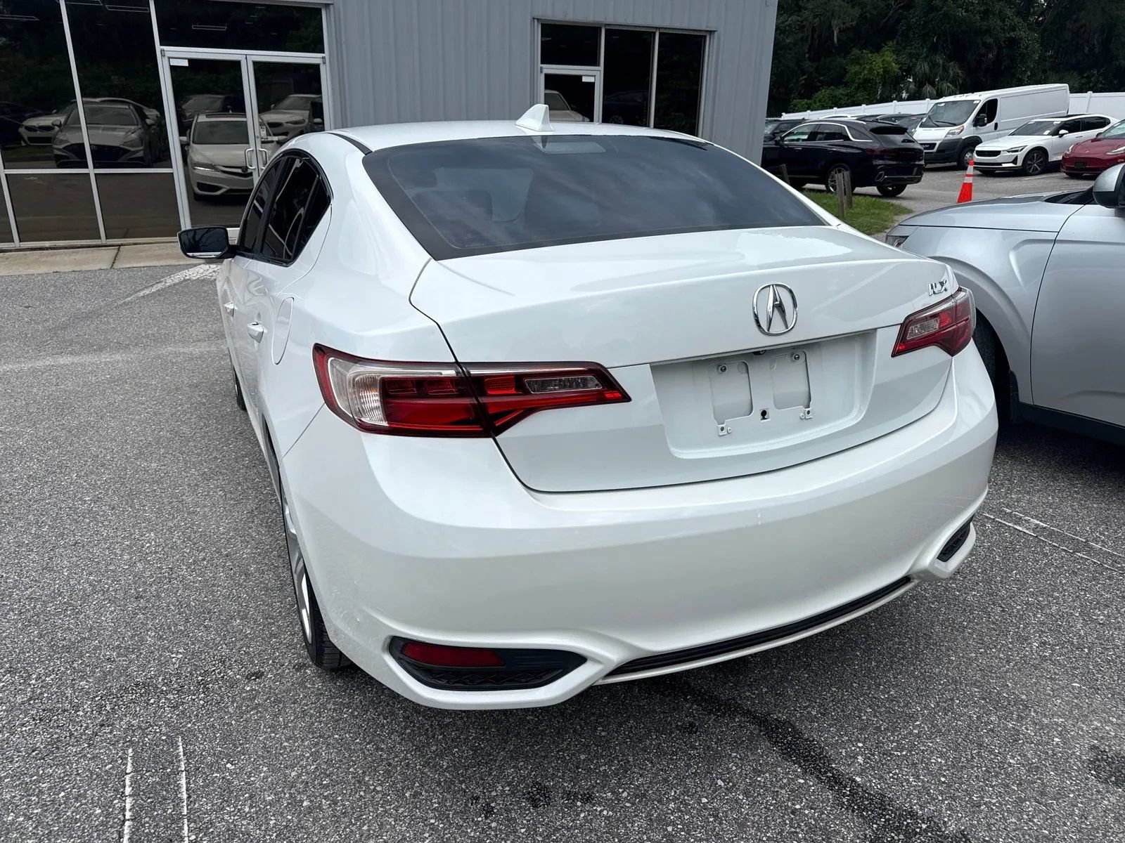 Used 2017 Acura ILX FWD image 10