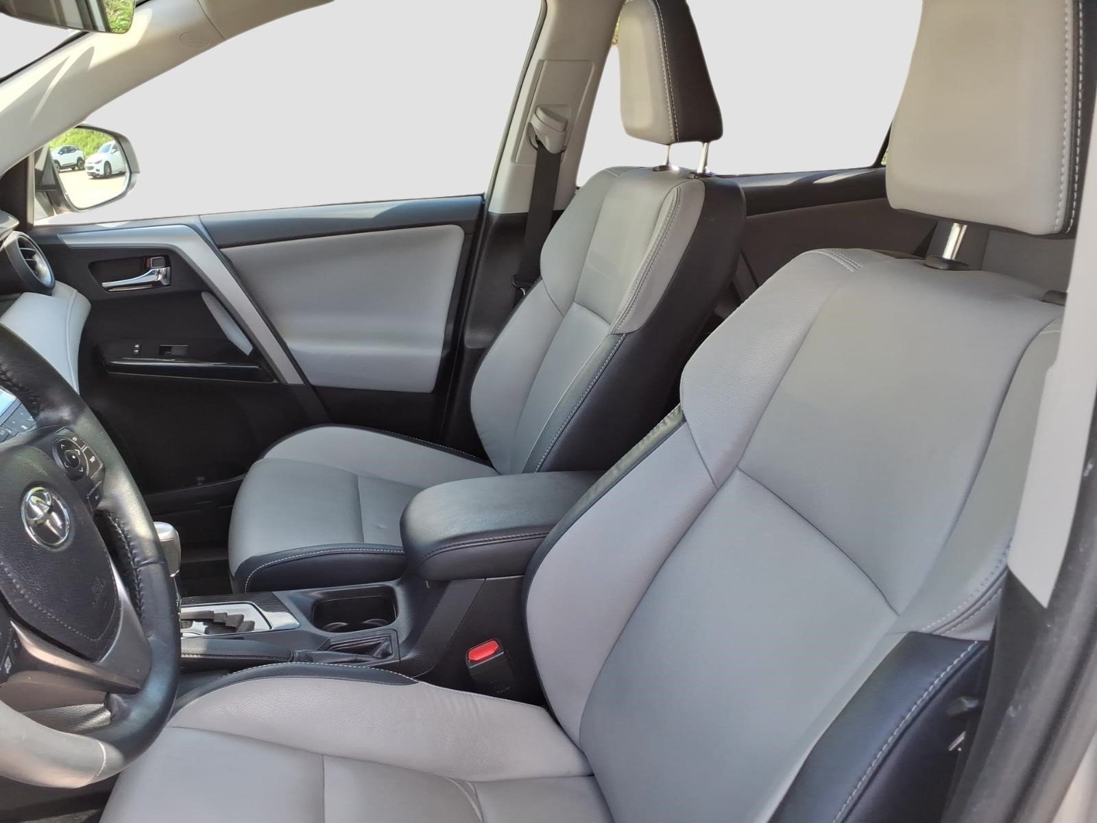 Used 2017 Toyota RAV4 Limited AWD/4WD image 11