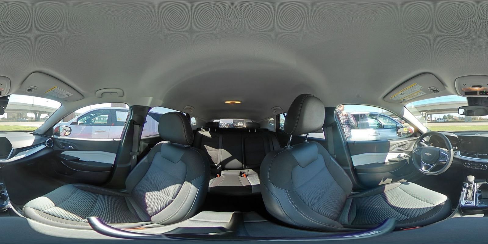 Used 2025 Chevrolet Trax LT w/ LT Convenience Package image 35