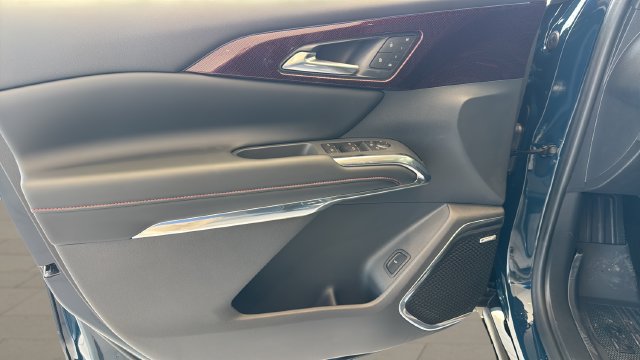 New 2027 Chevrolet Traverse RS w/ LPO, Floor Liner Package AWD/4WD image 10