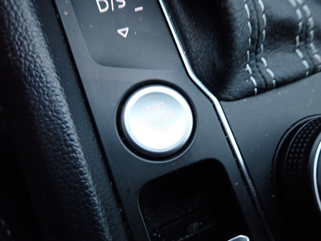 Used 2023 Volkswagen Atlas Cross Sport SE image 25