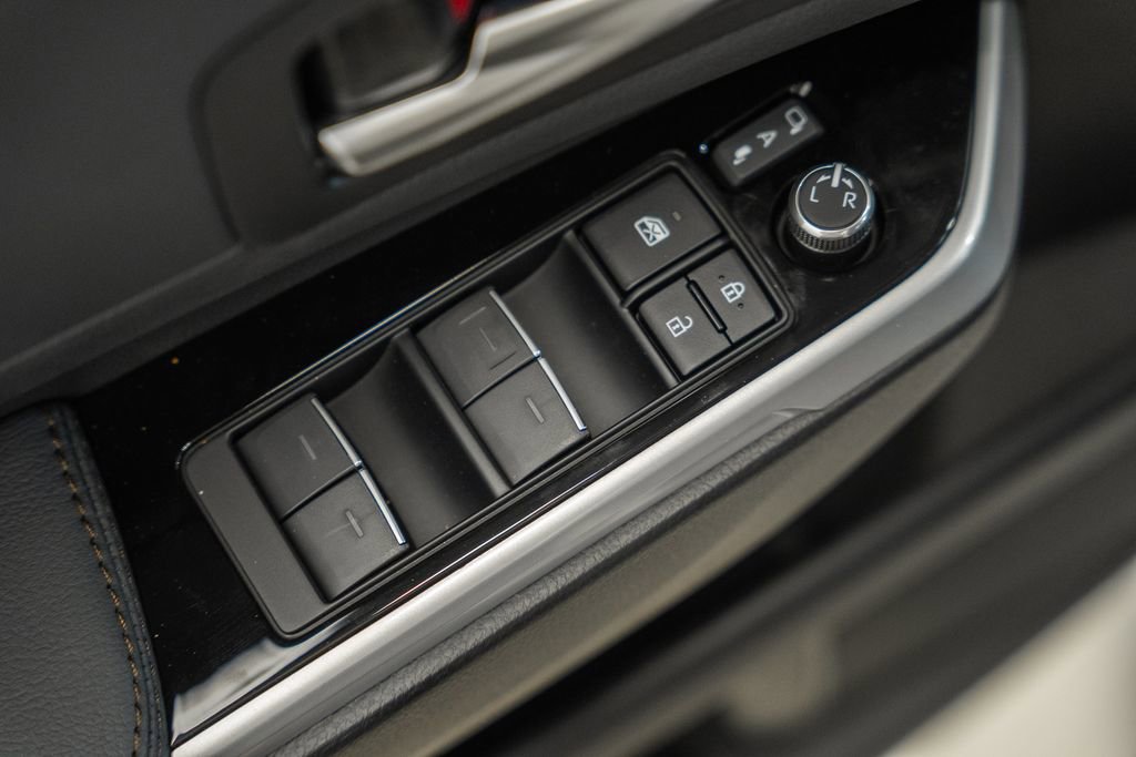 New 2026 Toyota Sienna Platinum image 42