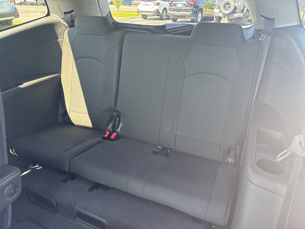 Used 2016 Chevrolet Traverse LT w/ Style and Technology Package FWD image 13