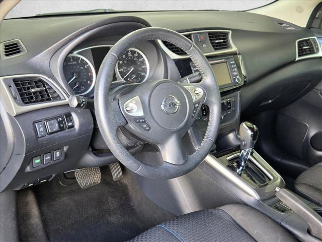 Used 2018 Nissan Sentra SR w/ Technology Package FWD image 6
