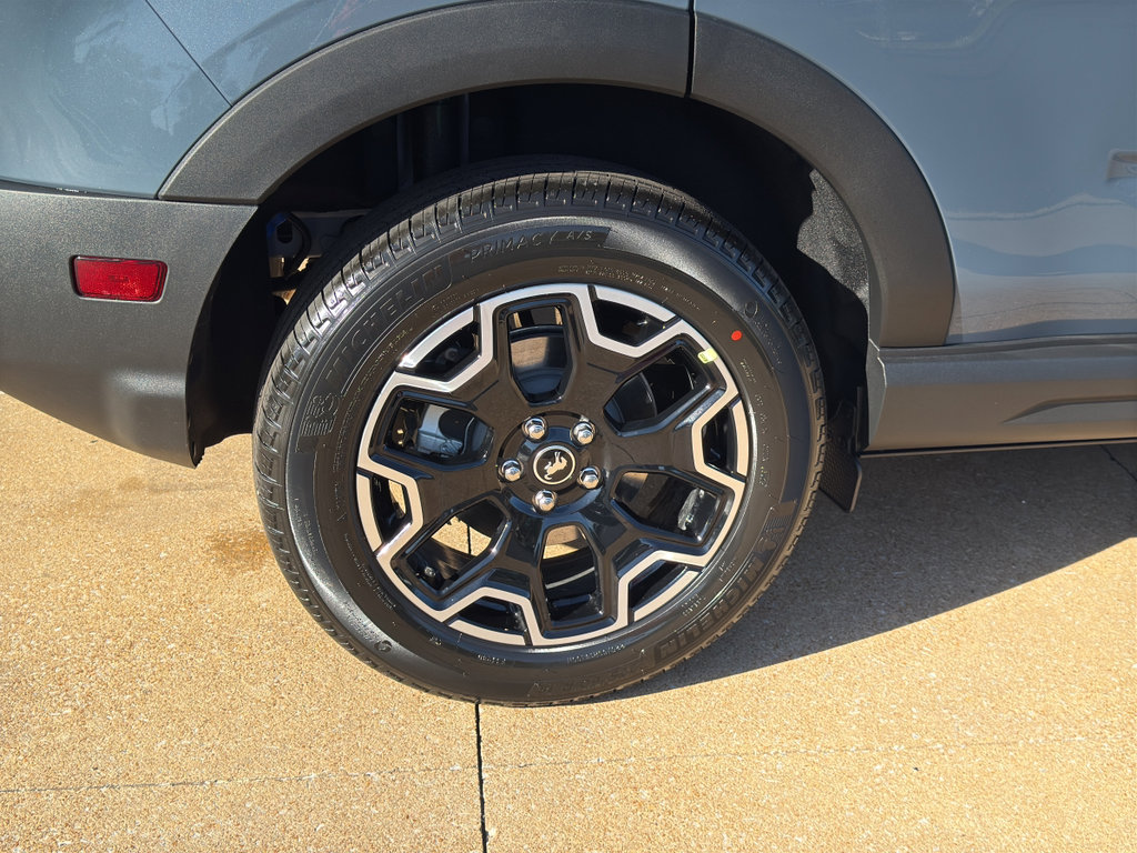 New 2025 Ford Bronco Sport Outer Banks image 5