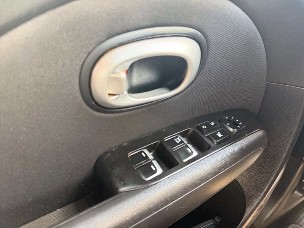 Used 2018 Kia Soul image 17