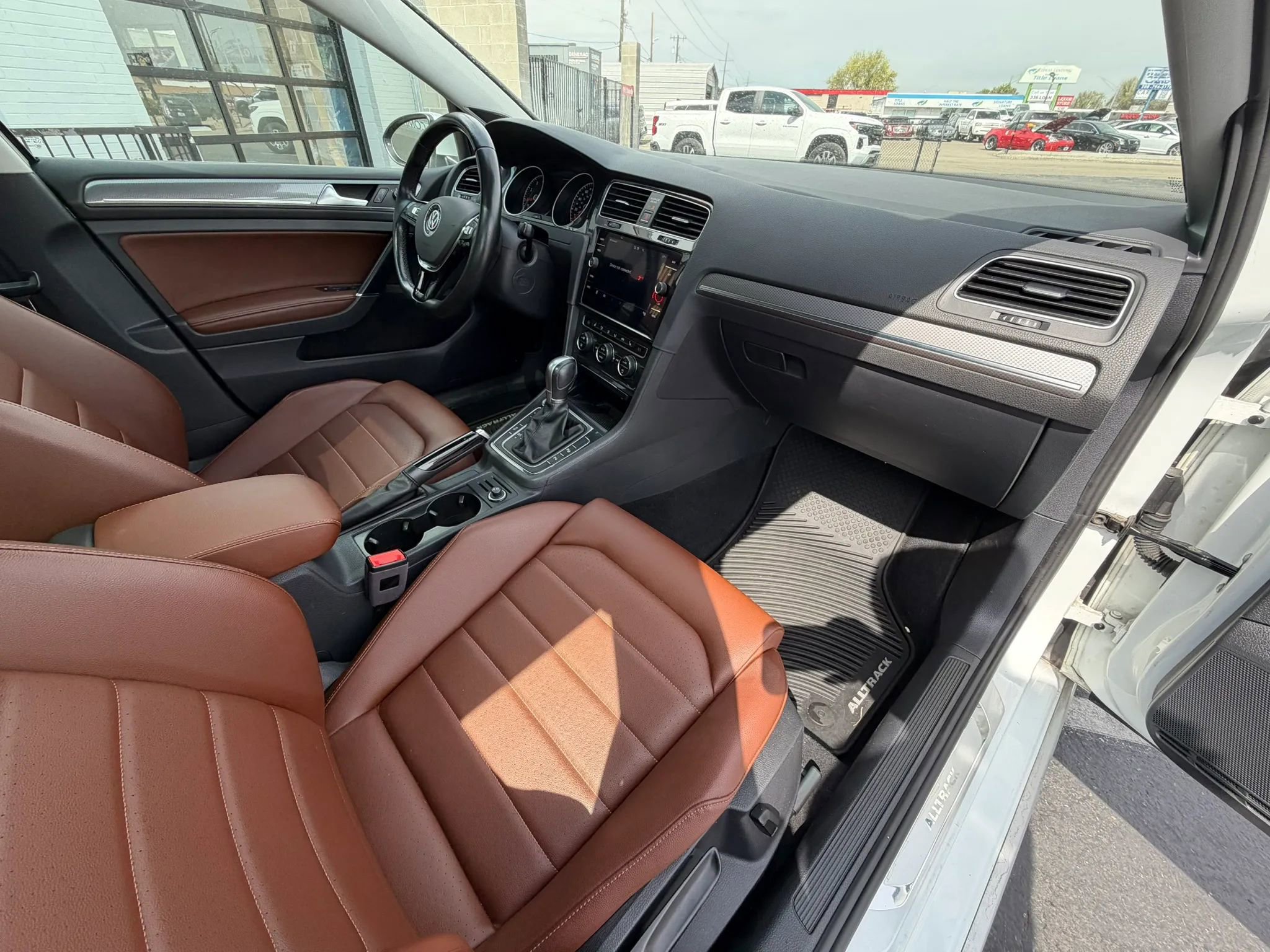 Used 2018 Volkswagen Golf Alltrack SEL image 13