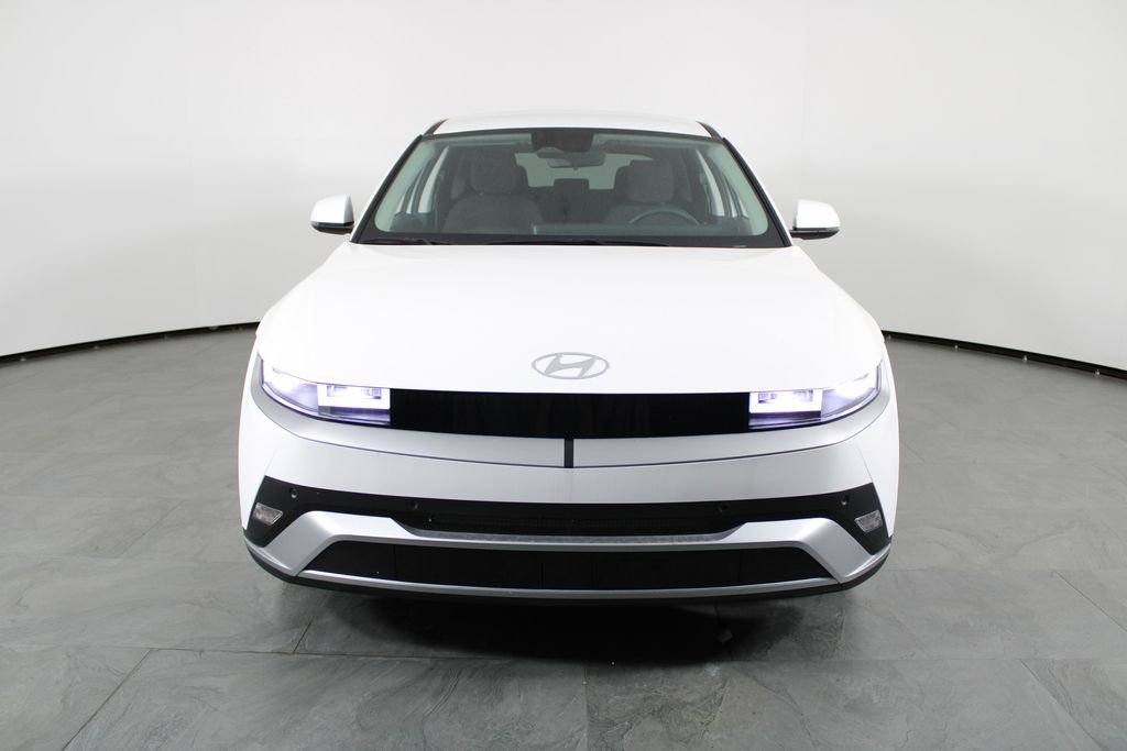 New 2025 Hyundai Ioniq 5 SE image 8