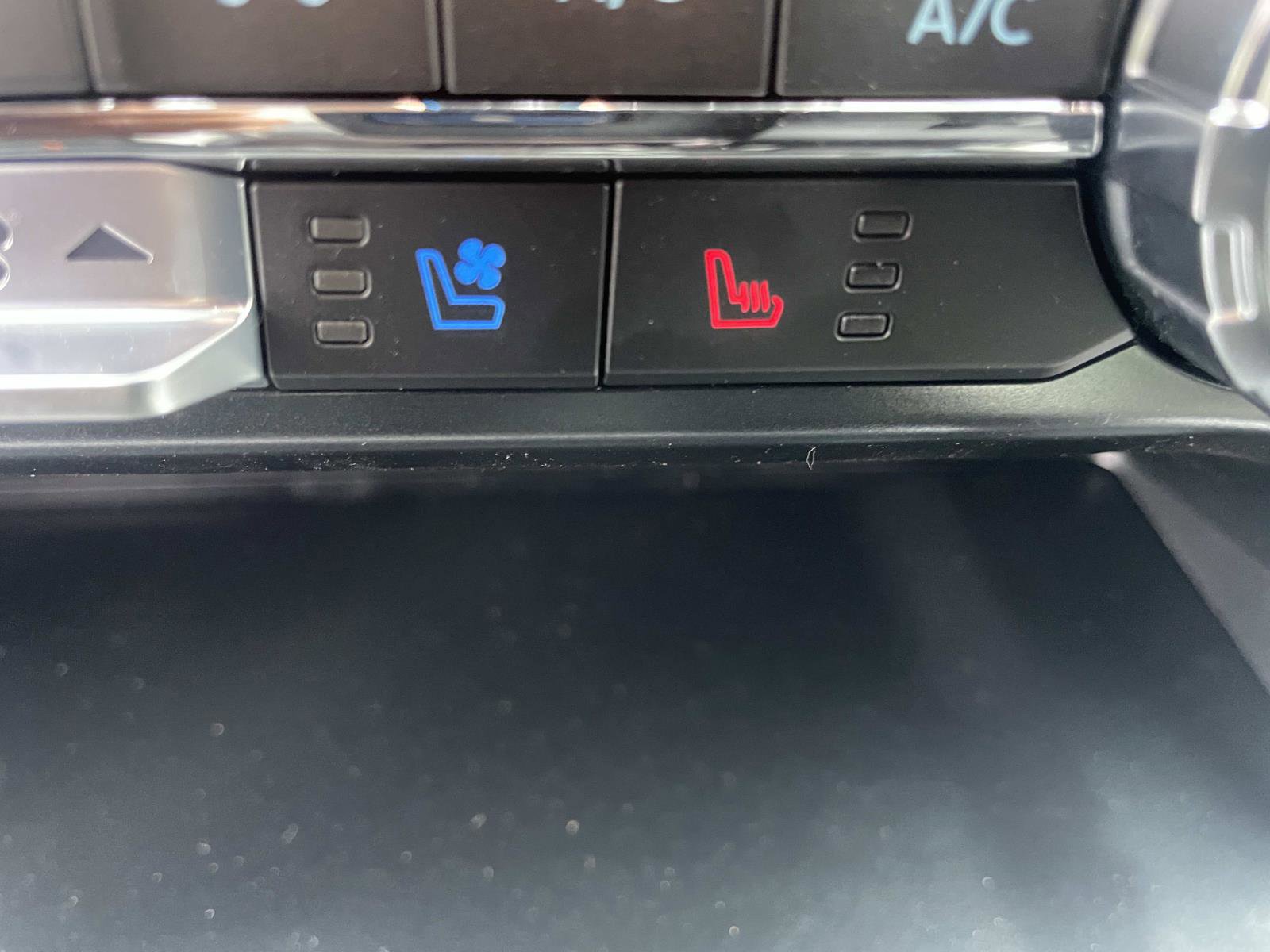 New 2025 Ford F150 Lariat w/ Equipment Group 502A High image 24