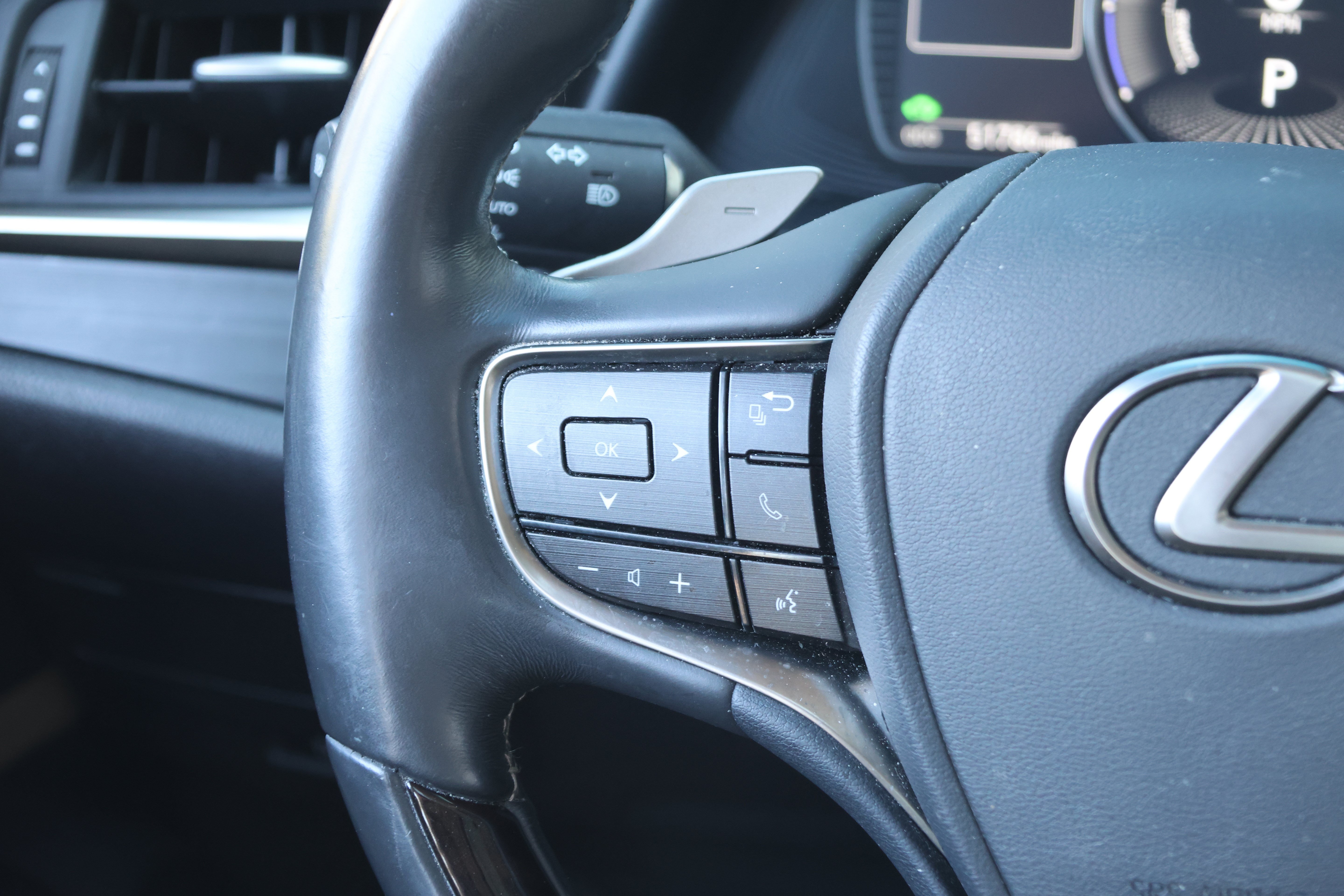 Used 2020 Lexus ES 300h w/ Premium Package FWD image 27