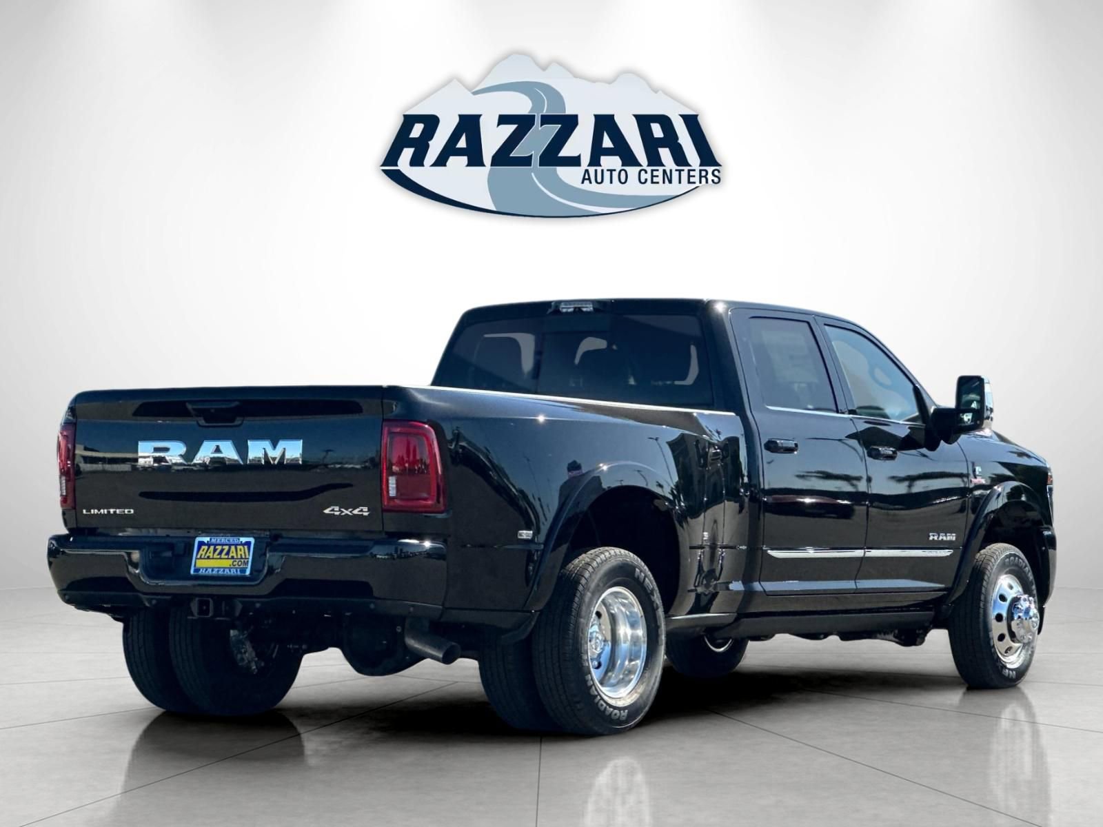 New 2025 RAM 3500 Limited AWD/4WD image 3