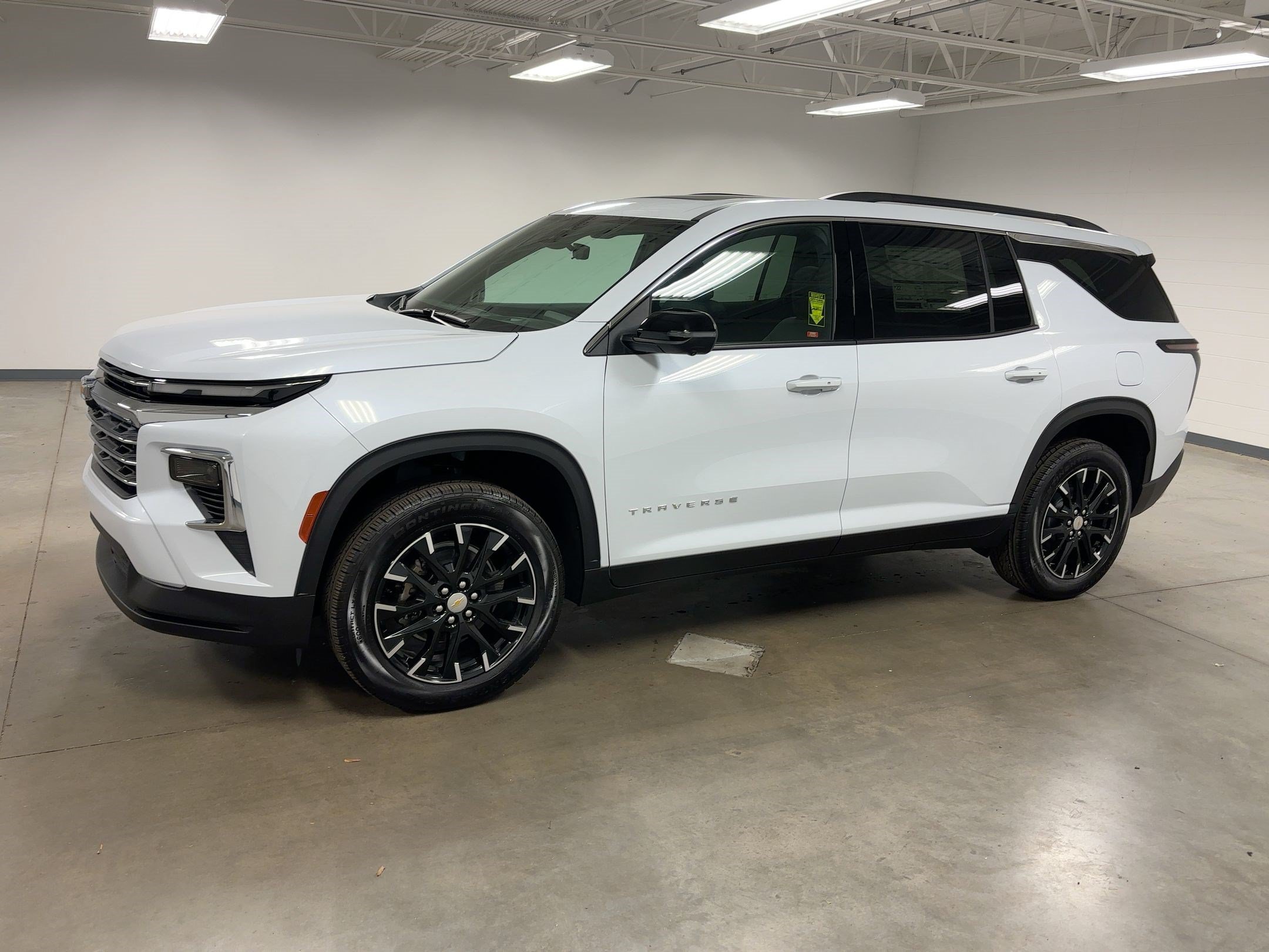 New 2026 Chevrolet Traverse LT w/ Sun and Wheel Package image 18