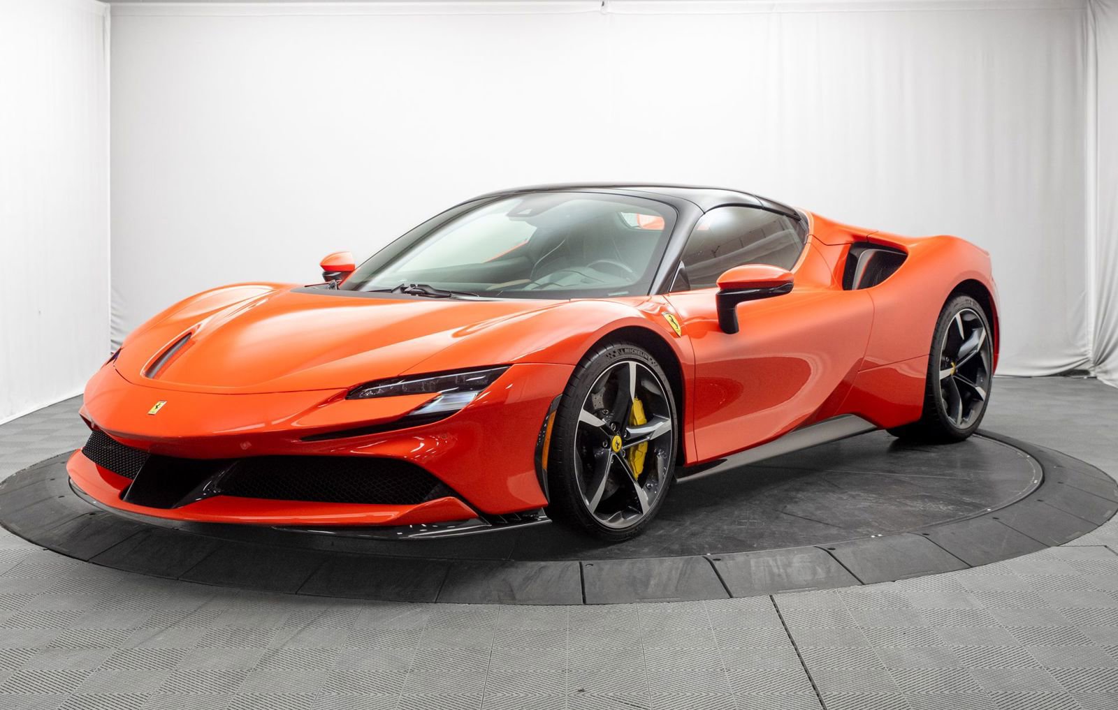 Used 2025 Ferrari SF90 Spider image 15