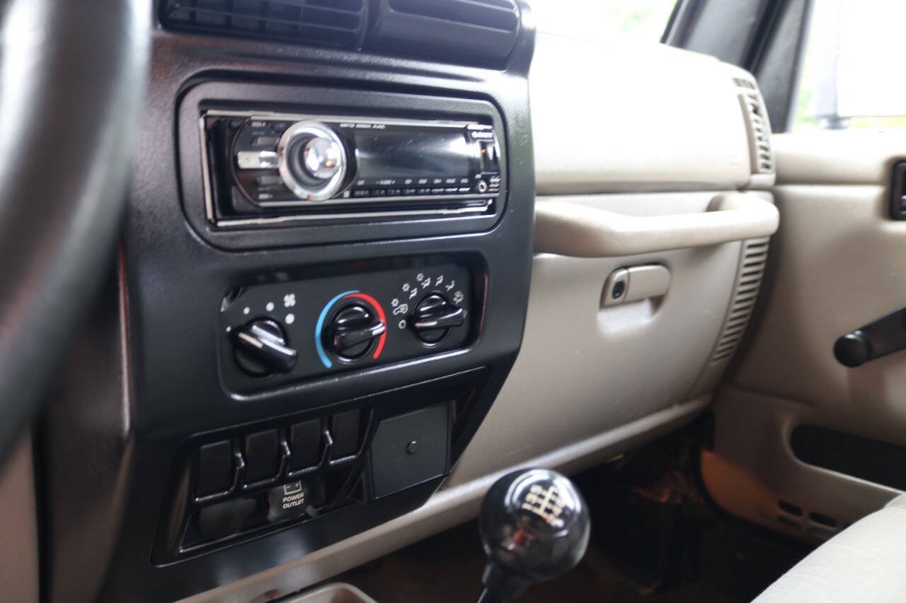 Used 2006 Jeep Wrangler X AWD/4WD image 91