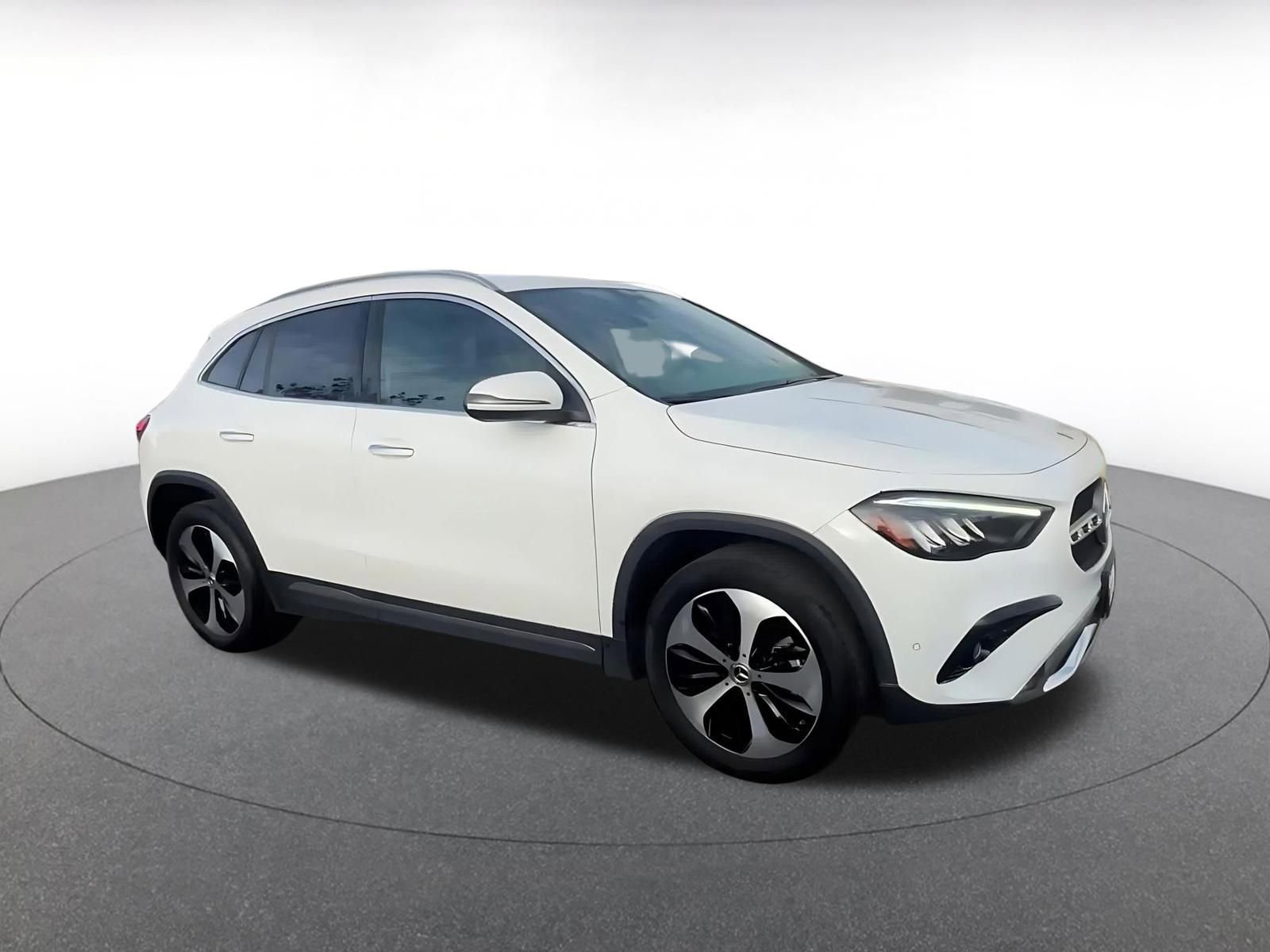 Used 2025 Mercedes-Benz GLA 250 4MATIC image 2