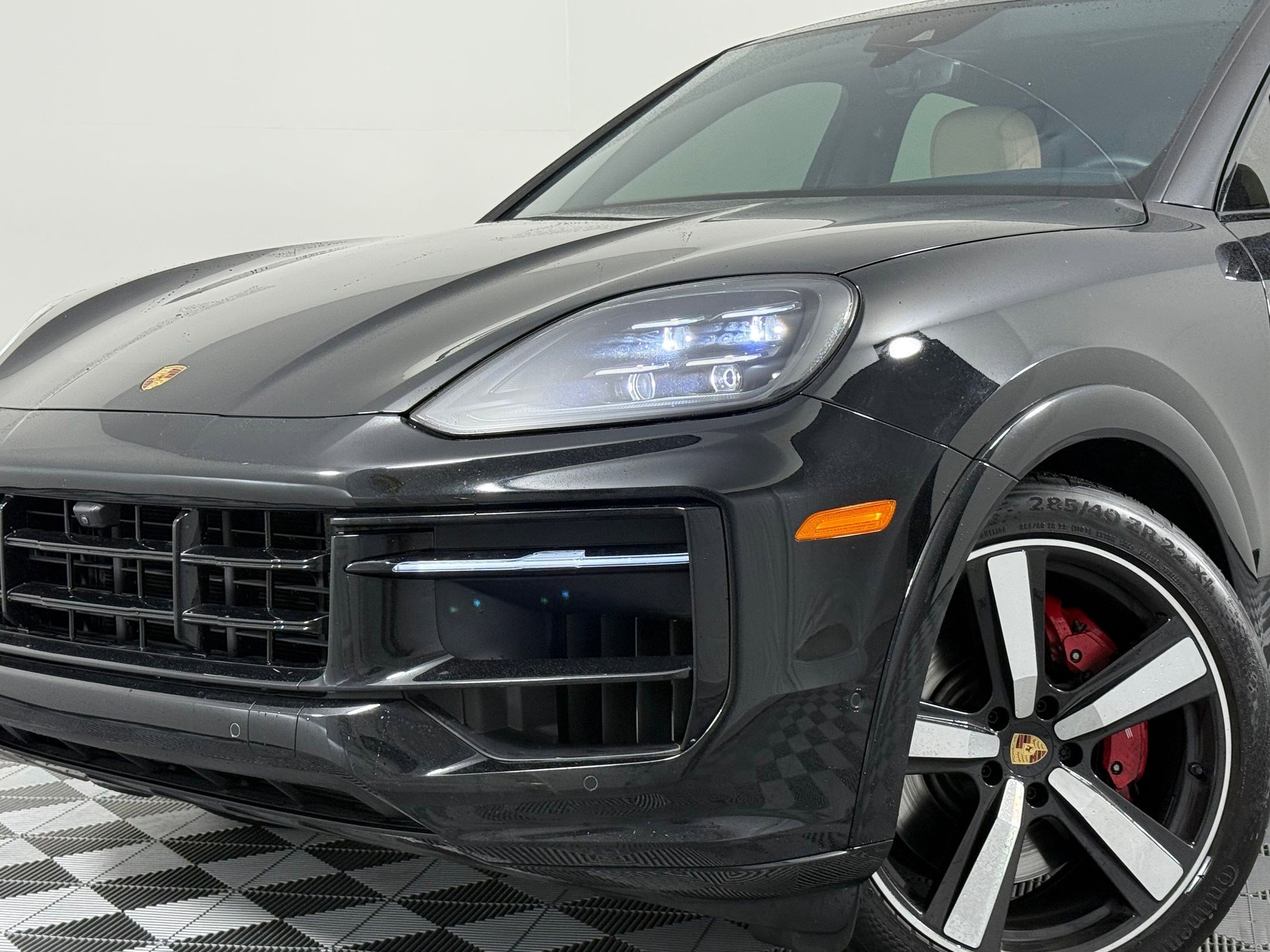 Used 2025 Porsche Cayenne GTS image 26
