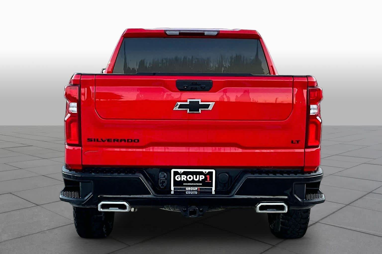 Used 2023 Chevrolet Silverado 1500 LT Trail Boss w/ LPO, Dark Essentials Package AWD/4WD image 5