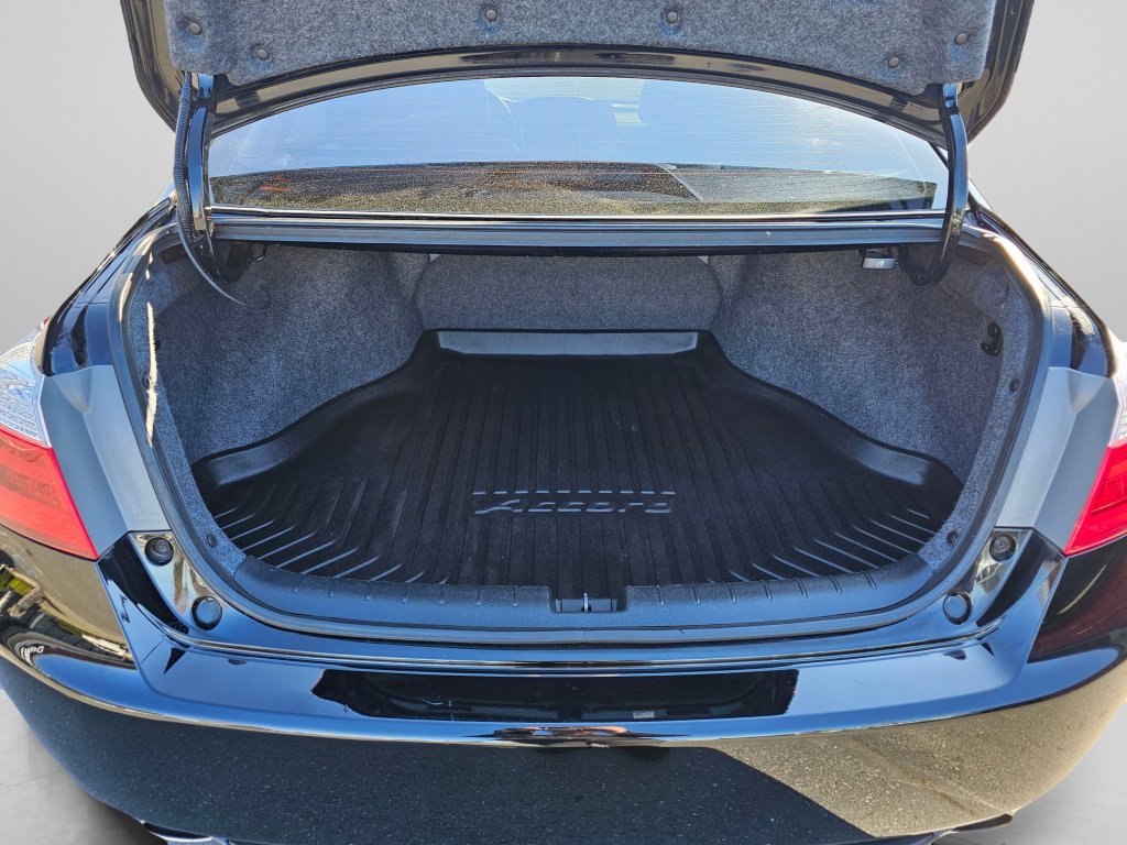 Used 2015 Honda Accord EX-L image 16