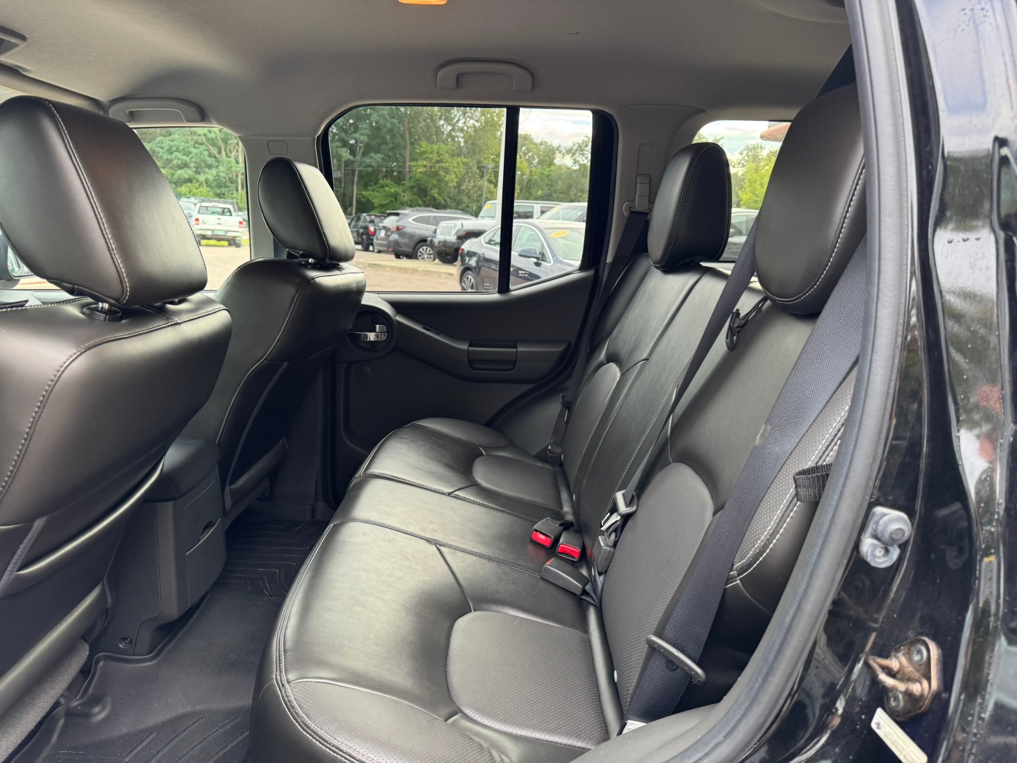 Used 2015 Nissan Xterra PRO-4X AWD/4WD image 10