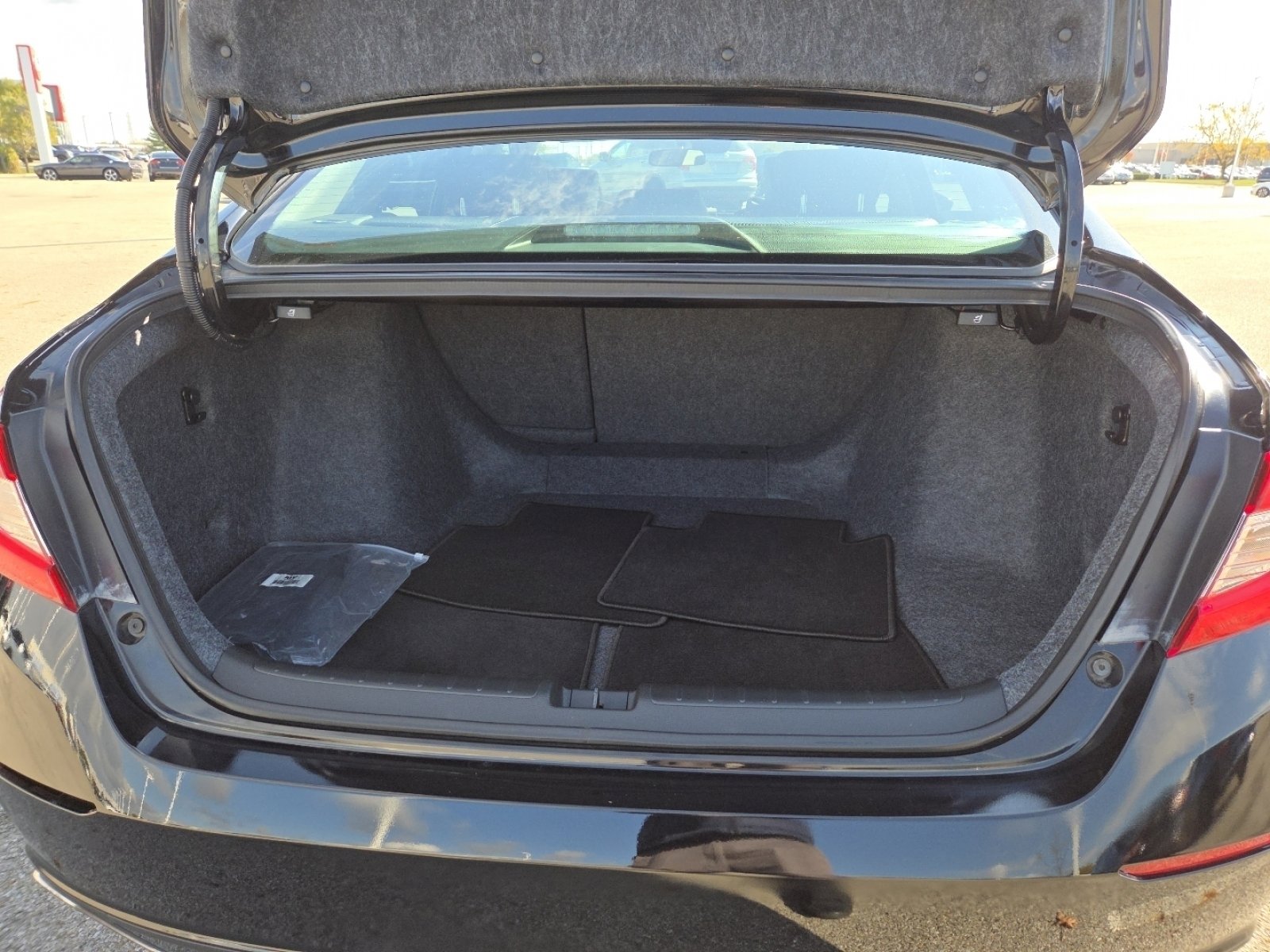 Used 2022 Honda Accord Sport Special Edition image 17