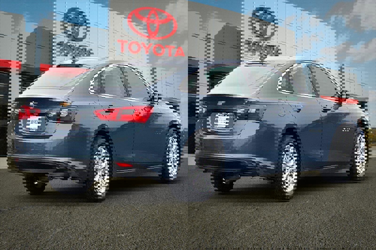 Used 2024 Chevrolet Malibu LT image 3