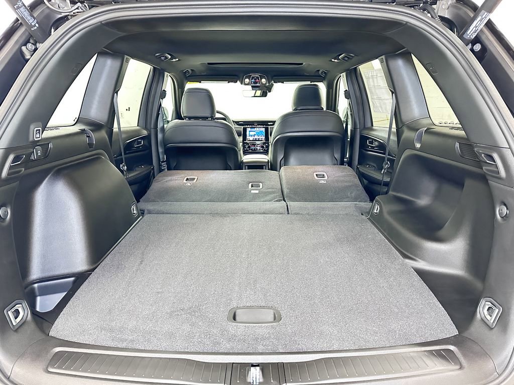 New 2025 Jeep Grand Cherokee Laredo image 15