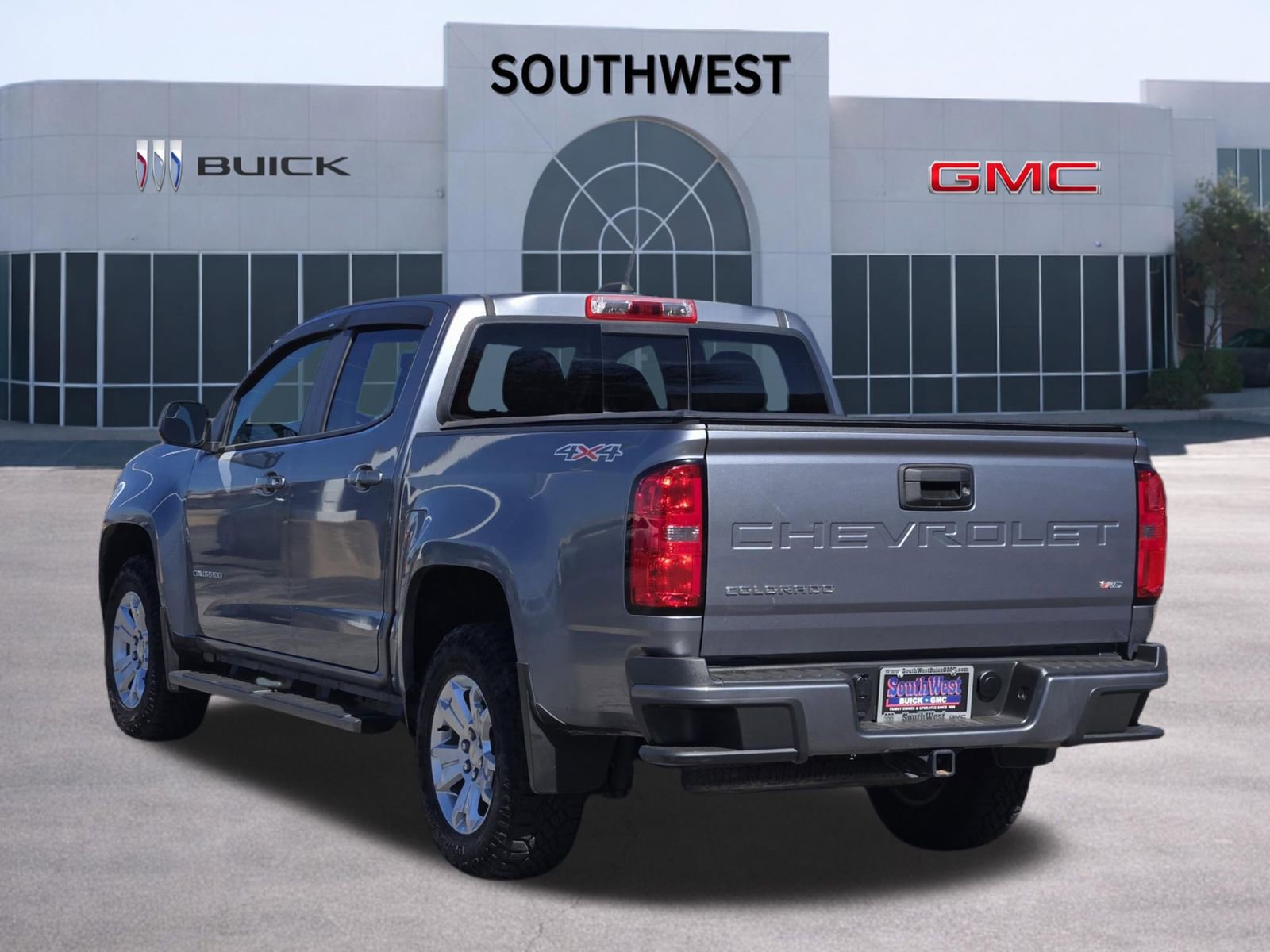 Used 2021 Chevrolet Colorado LT w/ LT Convenience Package image 4