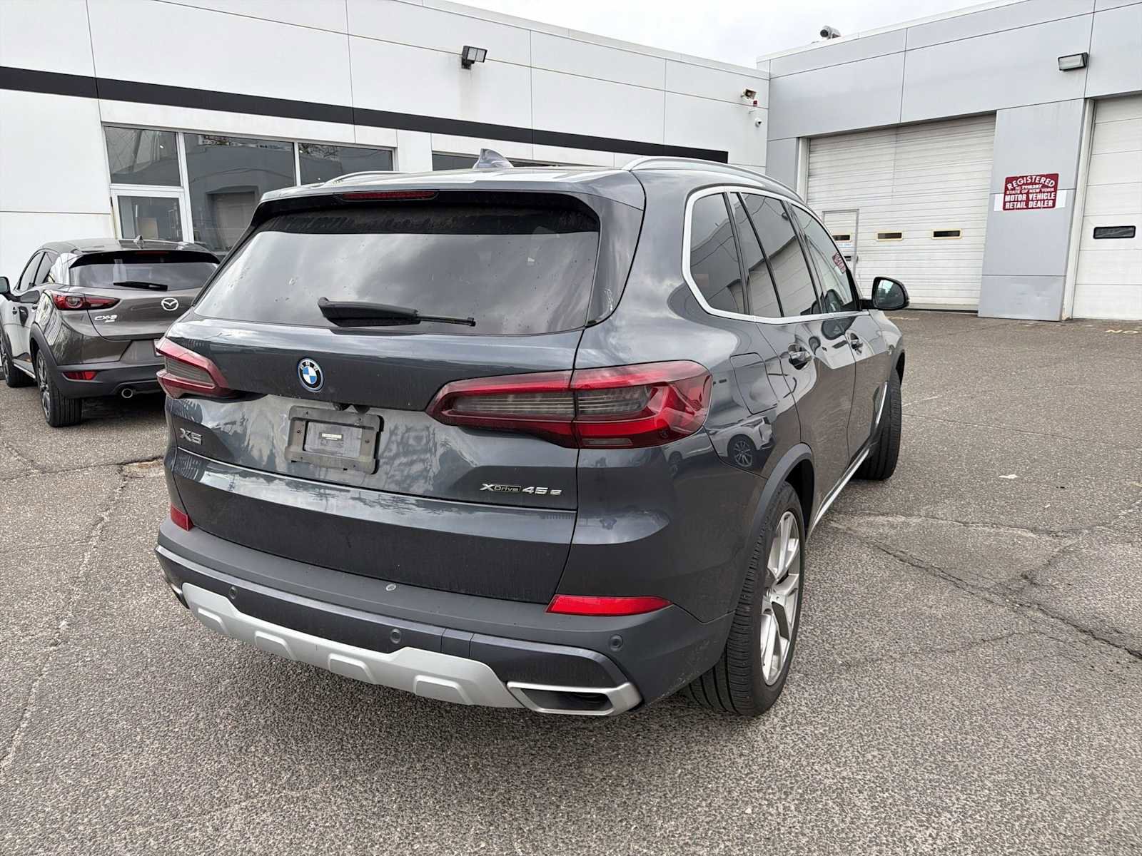 Used 2022 BMW X5 xDrive45e w/ Climate Comfort Package AWD/4WD image 5